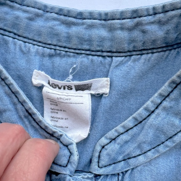 Levi’s Chambray Peplum Top Size S - Picture 5 of 6